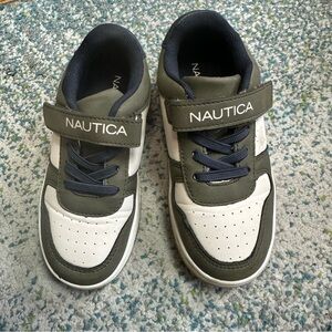 Nautica Kids Sneakers in Olive and White Size 11